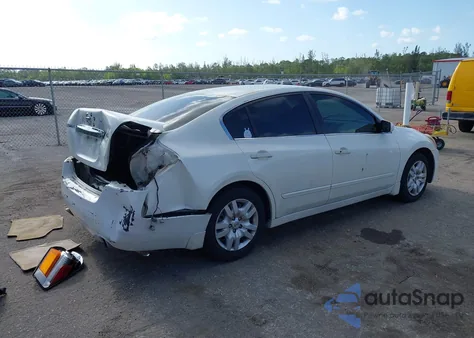 2010 Nissan Altima 2.5 S z USA, uszkodzony, nr VIN 1N4AL2AP9AN493724